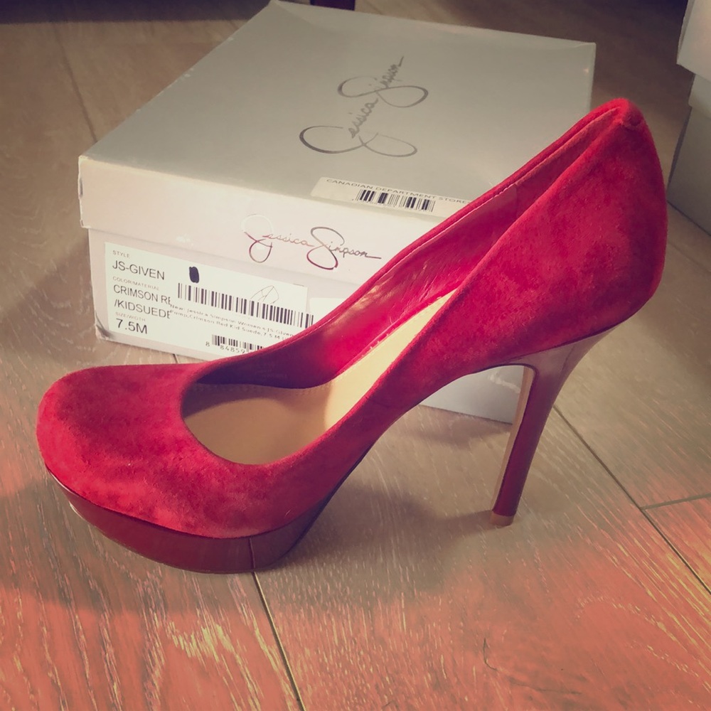 Jessica Simpson red suede pump